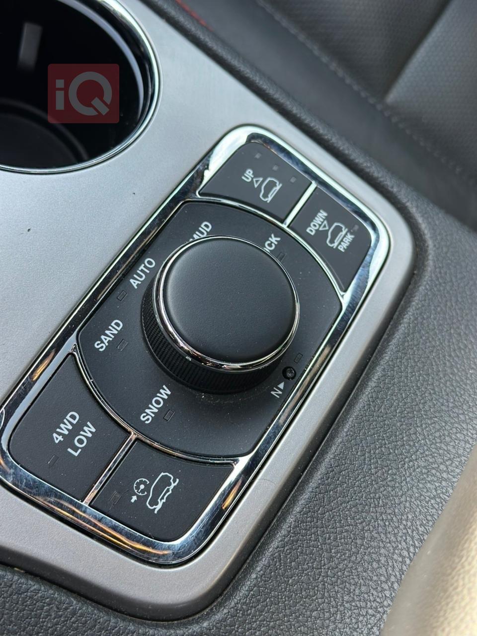 جیپ گراند شیرۆکی